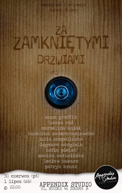 za zamkniętymi drzwiami